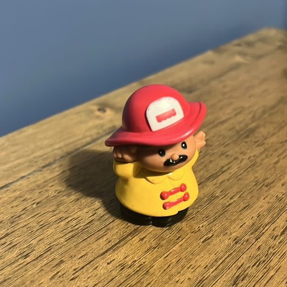 Fisher-Price Little People Blue and Red Action Figures Playset - Picture 6 of 11